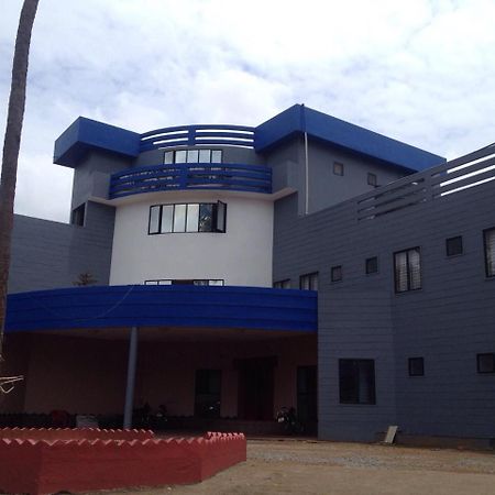 Kallada Golden Hotel Thrissur Esterno foto