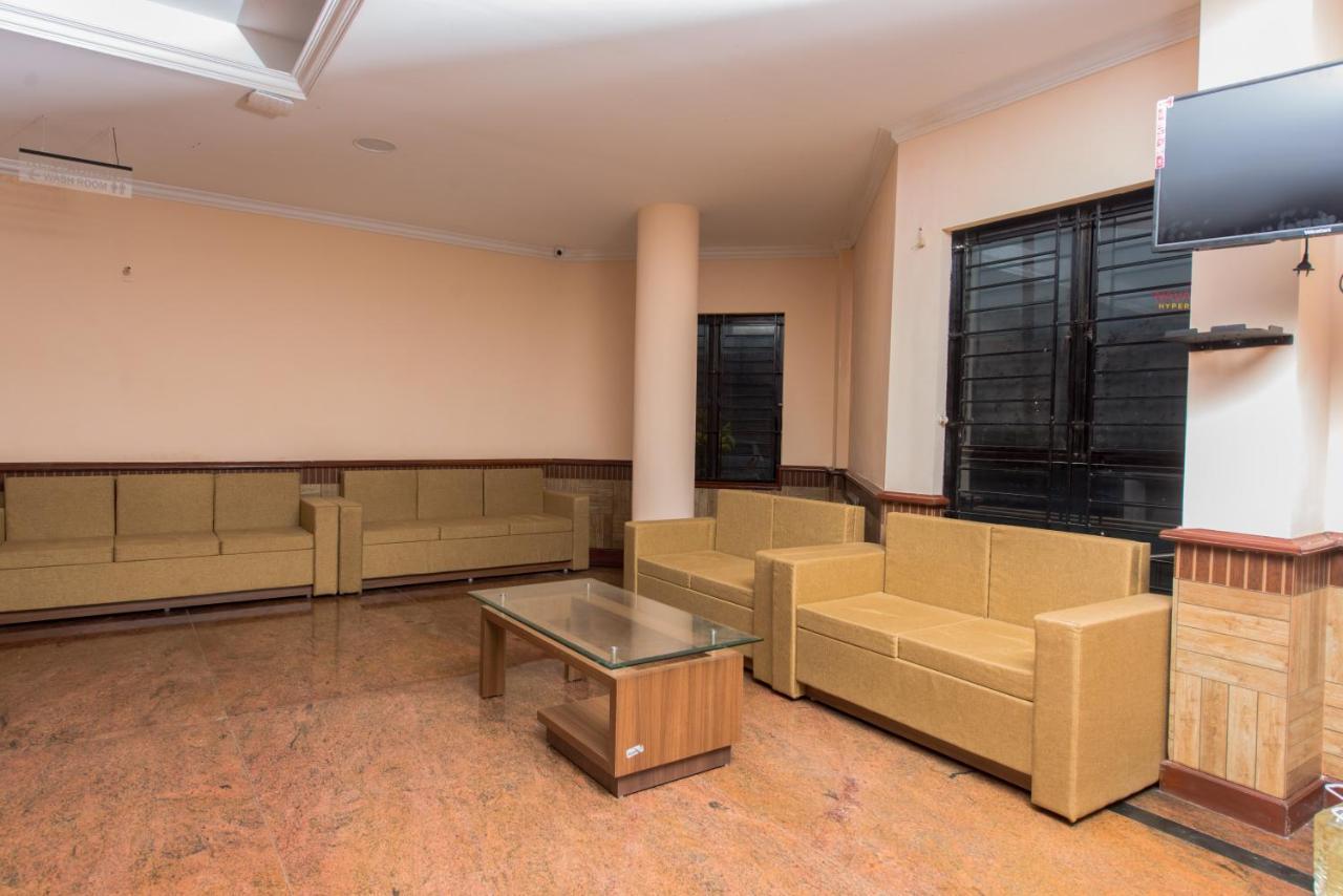 Kallada Golden Hotel Thrissur Esterno foto