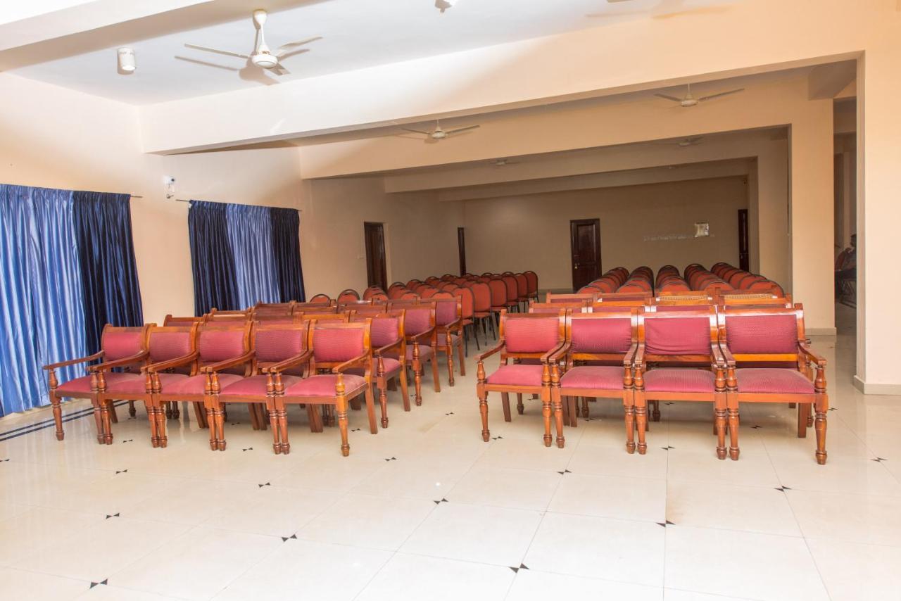 Kallada Golden Hotel Thrissur Esterno foto