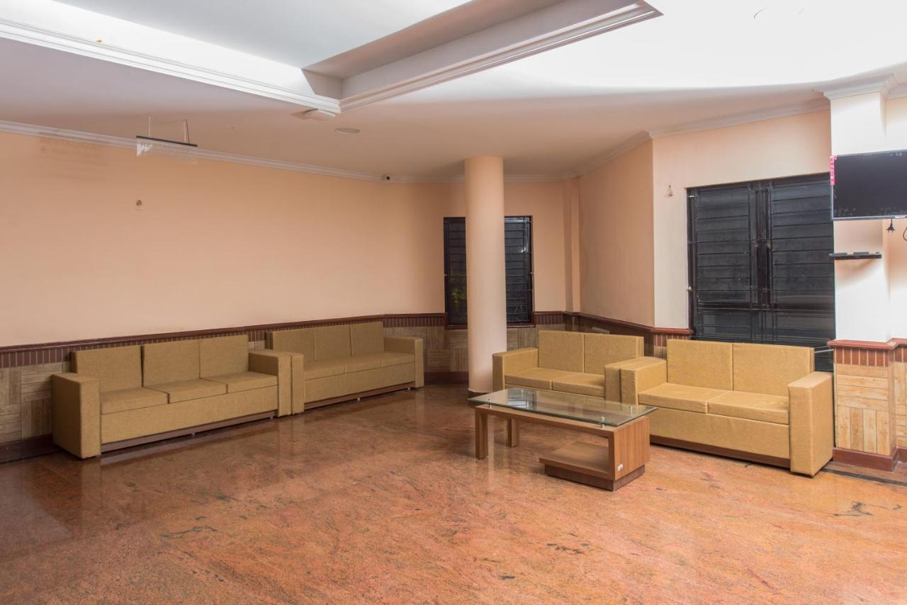 Kallada Golden Hotel Thrissur Esterno foto